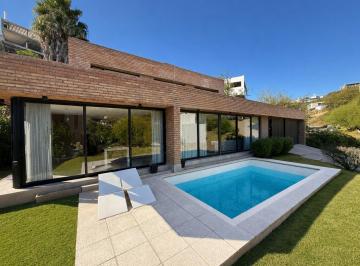 Casa de 5 ambientes, La Calera · Moderna Casa Amoblada en Barrio Privado con Pileta