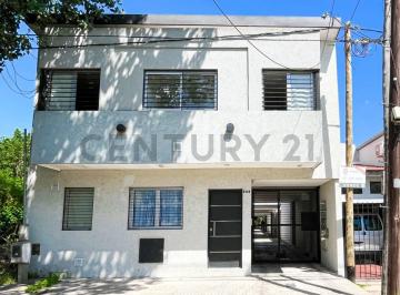 Casa · 150m² · 5 Ambientes · 1 Cochera · Se Vende Duplex en San Carlos, La Plata