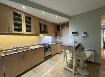 Departamento · 81m² · 3 Ambientes · 1 Cochera · Venta de Piso de 3 Ambientes con Balcón, Patio, Cochera y Baulera en Caballito