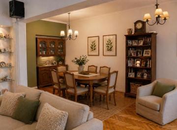 Casa · 167m² · 7 Ambientes · Venta de Casa 4 Ambientes con Quincho y Terraza en Caballito