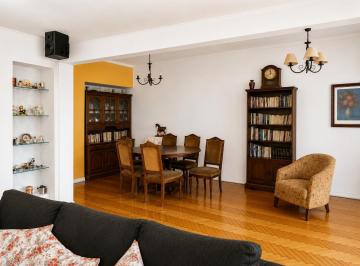 Casa · 167m² · 7 Ambientes · Venta de Casa 4 Ambientes con Quincho y Terraza en Caballito