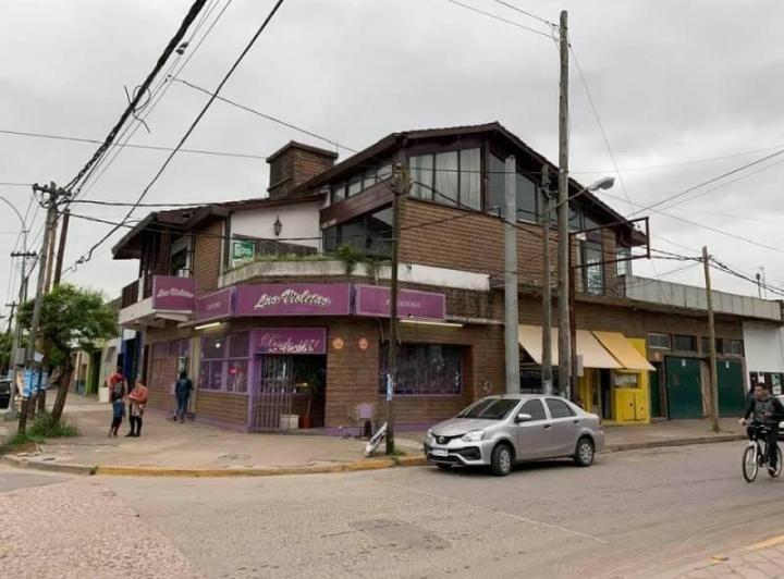 Local comercial · 600m² · 6 Ambientes · 2 Cocheras