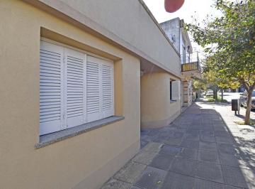 Casa · 129m² · 5 Ambientes · Venta Casa 5 Ambientes Haedo a Refaccionar con Gran Potencial