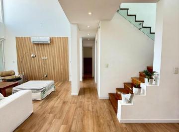 Casa · 840m² · 5 Ambientes · 4 Cocheras · Venta Casa en El Canton a La Laguna