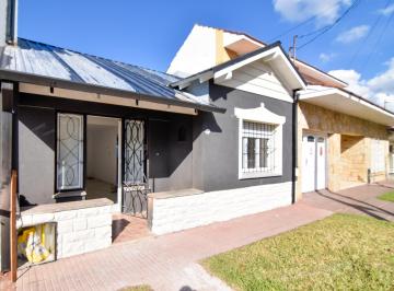 Casa · 83m² · 2 Dormitorios · 1 Cochera · Chalet PH 3 Amb. Reciclado con Patio y Garage - Santa Fe y Larrea