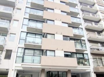 Departamento · 85m² · 3 Ambientes · Semipiso 3 Amb a La Calle con Balcón