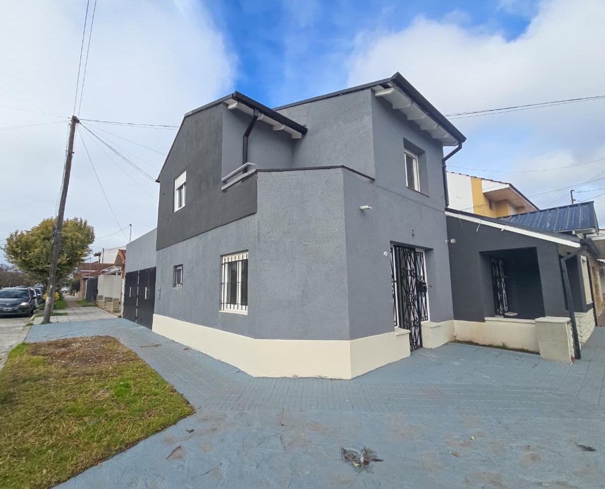 Dúplex 3 amb, 80m² con garage y terraza — Santa Fe y Larrea
