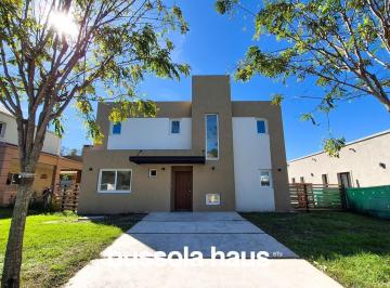 Casa · 146m² · 4 Ambientes · 2 Cocheras · Casa de 4 Ambientes a Estrenar en Venta en Barrio San Pablo, Pilar