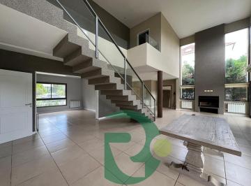 Casa · 330m² · 5 Ambientes · 6 Cocheras · Venta Casa.5 Amb. Bo. Privado La Lomada. Pilar