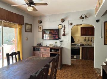 Casa · 50m² · 2 Ambientes · 3 Cocheras · Casa en PH a La Venta en Don Torcuato