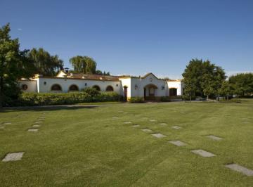 Bóveda, nicho o parcela , Pilar · Parcelas Parque Memorial Pilar