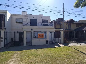 Casa · 198m² · 8 Ambientes · 1 Cochera · Venta Casa Mas Departamento, Inverison