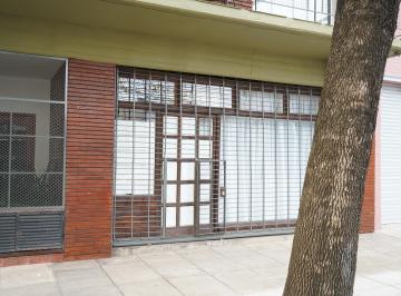 Local comercial de 2 ambientes, Chacarita · Local Comercial con Gran Frente Vidriado/dueño Directo