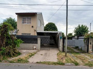 Casa · 100m² · 5 Ambientes · 3 Cocheras · Casa en Venta de 4 Dorm. en Marcos Paz