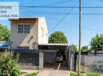 Casa · 100m² · 5 Ambientes · 3 Cocheras · Casa en Venta de 4 Dorm. en Marcos Paz