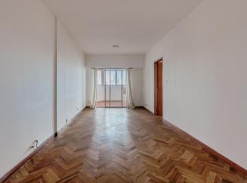 Departamento · 60m² · 4 Ambientes · 1 Cochera · Departamento en Venta Barrio Centro 2 Dorm. Balcon Al Frente Cochera Amplio Luminoso Inversion