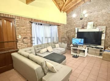 Casa · 199m² · 5 Ambientes · 2 Cocheras · Venta de Casa 5 Ambientes - San Miguel - Permuta Menor Valor - Apto Crédito Hipotecario