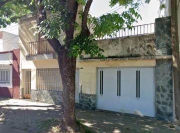 Casa · 105m² · 4 Ambientes · 1 Cochera · Sanchez de Bustamante 489