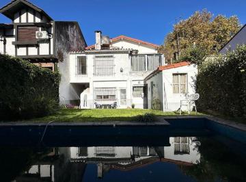 Casa de 6 ambientes, Vicente López · La Lucila - Casa 4 Dorm. + Jardín y Pileta en Venta