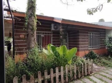 Casa · 227m² · 5 Ambientes · 2 Cocheras · Rodriguez 1841 - Funes