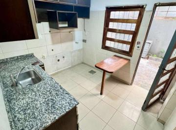 Casa · 78m² · 3 Ambientes · 1 Cochera · Venta 3 Amb PH Tipo Casa Castelar Apto Credito