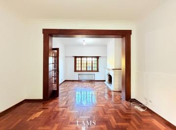 Casa · 247m² · 5 Ambientes · 1 Cochera · Casa 5 Ambientes en Venta - Barrio Stella Maris