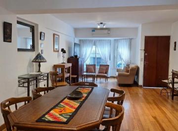 Casa · 235m² · 6 Ambientes · 3 Cocheras · Venta Triplex 5 Ambientes con Piscina y Jardin en Villa Urquiza
