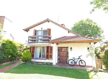 Casa · 140m² · 4 Ambientes · Casa Chalet en Alquiler en Campo Chico, Pilar, G. B. a. Zona Norte