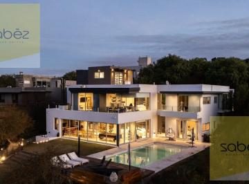 Casa · 517m² · 9 Ambientes · 3 Cocheras · Casa en Estancia Q2