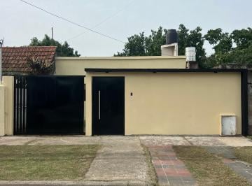 Casa de 3 ambientes, Almirante Brown · Casa a Estrenar