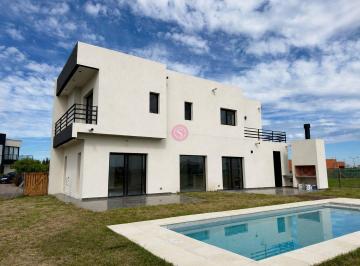 Casa · 217m² · 5 Ambientes · Casa en Venta en San Sebastian, Escobar, G. B. a. Zona Norte Area 1 a Estrenar