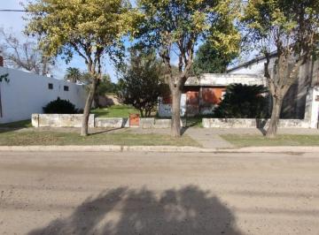 Casa · 56m² · 2 Ambientes · Casa a Reciclar con Imponente Terreno en Serodino