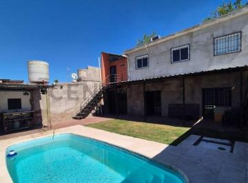 Casa · 271m² · 6 Ambientes · 2 Cocheras · Se Vende Casa. Guaymallén. Villanueva