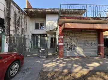 Casa · 258m² · 5 Ambientes · 2 Cocheras · Casa + Local en Venta en R. Calzada