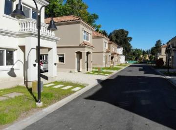 Casa · 78m² · 3 Ambientes · 1 Cochera · Casa en Alquiler Ubicado en Pilar, G. B. a. Zona Norte