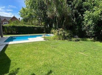 Casa · 290m² · 6 Ambientes · 4 Cocheras · Casa - Mapuche C. C
