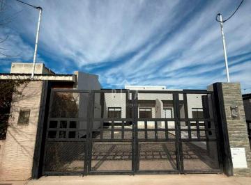 Casa de 4 ambientes, Cipolletti · Casa a Estrenar en Alquiler en Barrio Ayres del Valle - Cipolletti