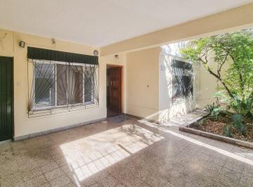 Casa · 110m² · 3 Ambientes · 1 Cochera · Venta Casa 3 Ambientes con Patio - Villa Ballester