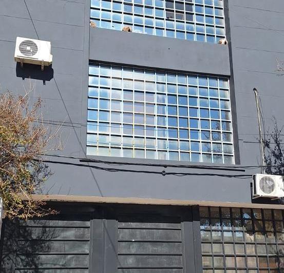 Local comercial · 1200m² · 8 Ambientes