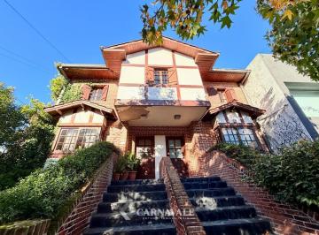 Casa · 362m² · 4 Ambientes · PH de Estilo Ingles en Barrio Los Troncos