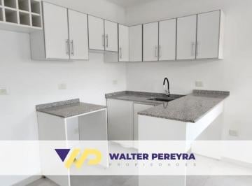 Departamento · 40m² · 2 Ambientes · PH 2 Ambientes en Alquiler – Av Eva Peron 1777 (Lanús Este)