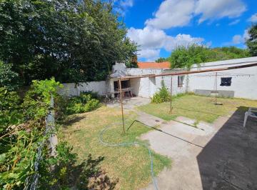 Casa · 138m² · 5 Ambientes · 1 Cochera · Casa Venta Roldan Centro 3 Dorm.