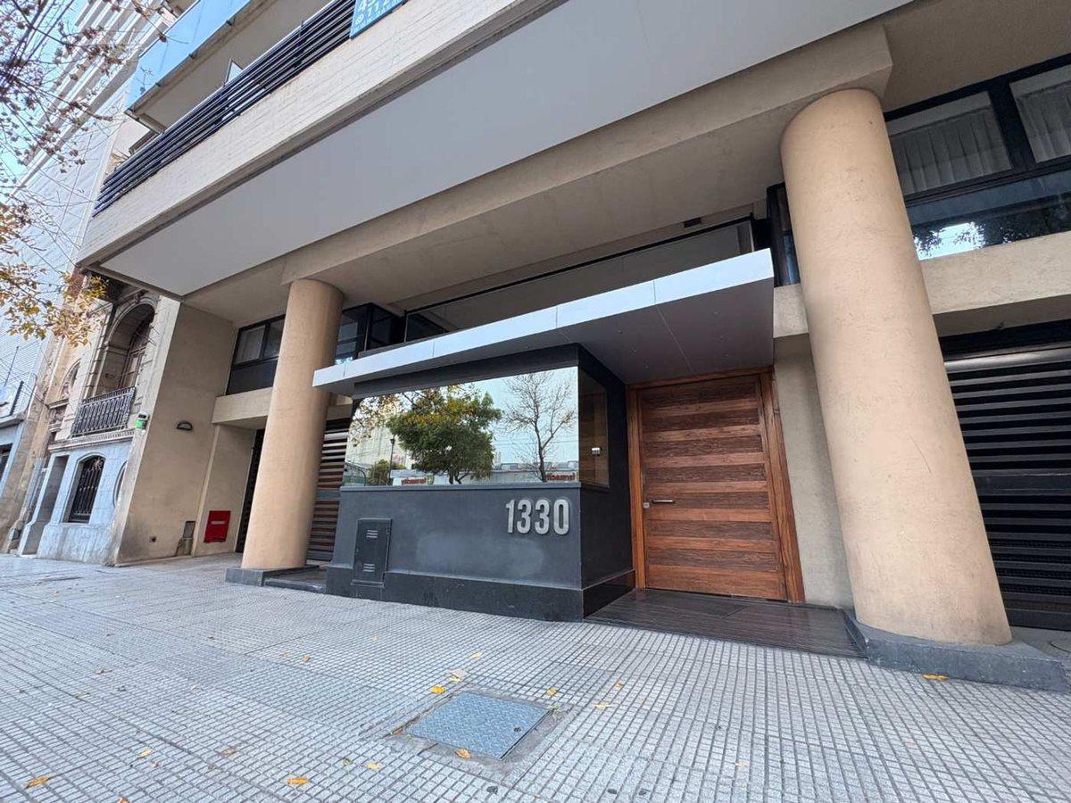 Avenida Independencia 1300