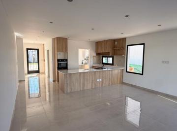 Casa de 5 ambientes, Pilar · Casa en Venta 5 Ambientes en Pilar del Este