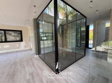 Casa · 190m² · 5 Ambientes · 4 Cocheras · Casa en Venta en Los Castaños, Nordelta.