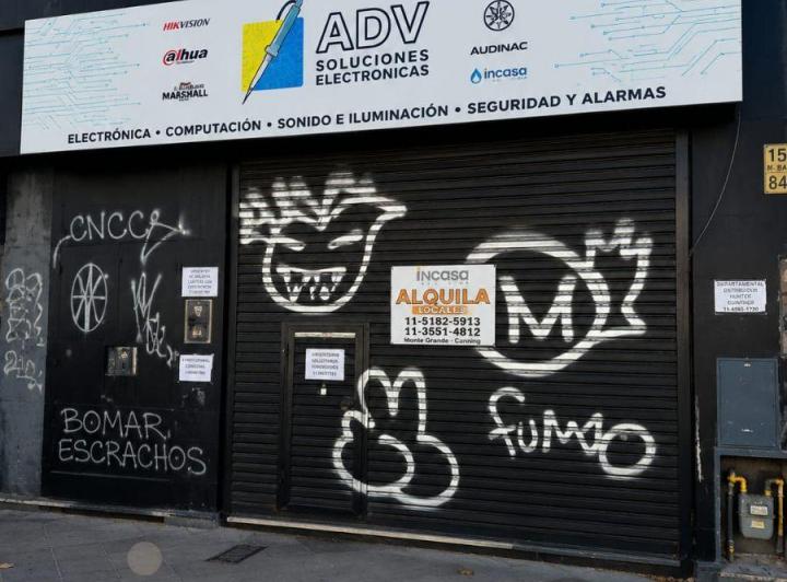Local comercial · 64m²