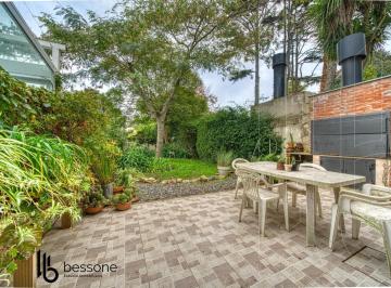 Casa · 141m² · 4 Ambientes · 2 Cocheras · Casa Duplex en Lo Mejor de Barrio Los Pinares