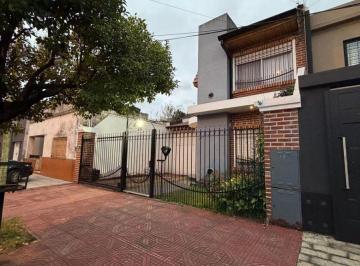 Casa de 6 ambientes, La Matanza · Casa Multifamiliar con Cochera y Quincho con Parrilla