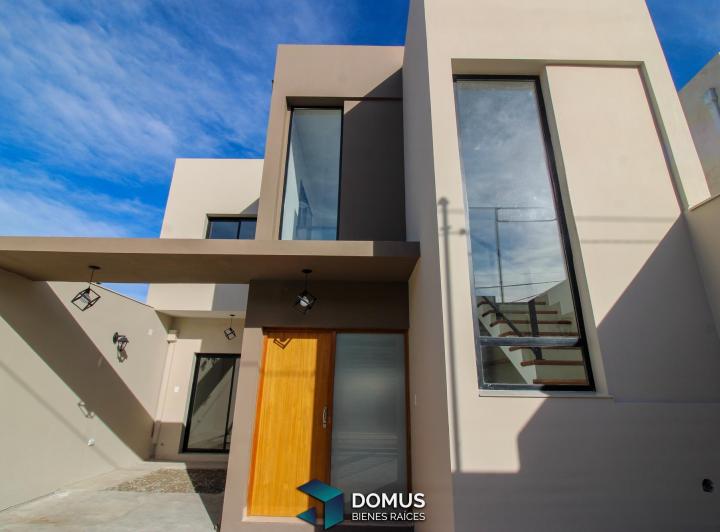 Casa · 180m² · 4 Dormitorios · 2 Cocheras