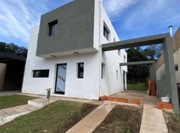 Casa de 4 ambientes, Río Ceballos · Venta Casa Apta Credito Hipotecario - 3 Dorm. Villa Catalina - a Estrenar - Cochera